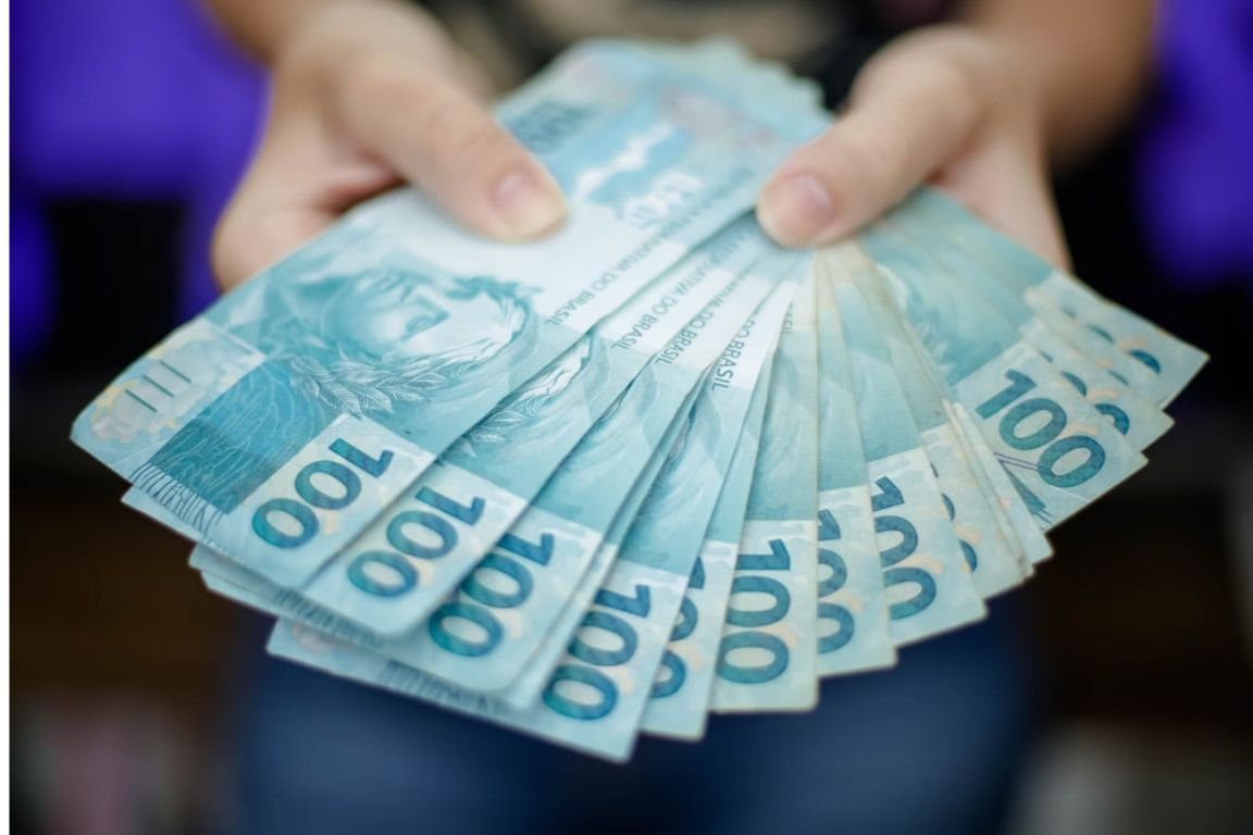 10 Dicas para Economizar Dinheiro Todo Mês